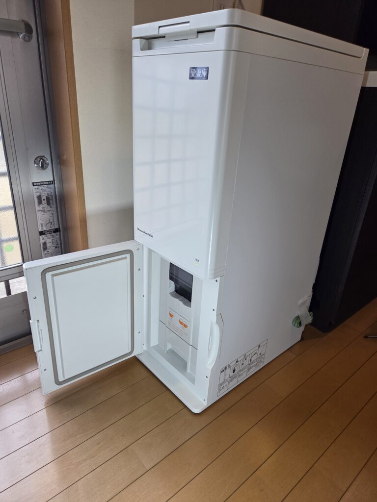 下部取出ドアを開けた状態