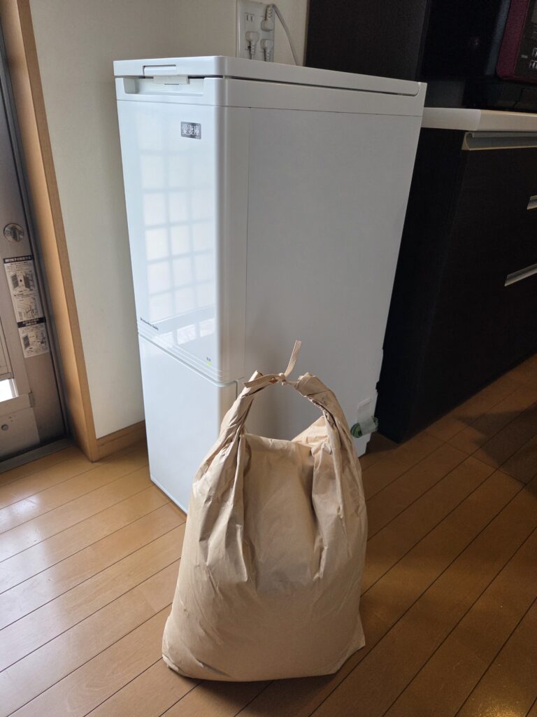 20kg精米袋を本体前に置いた状態
